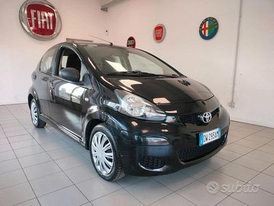 Usata Toyota Aygo 68 CV (50 kW) 2009 Nero Utilitaria