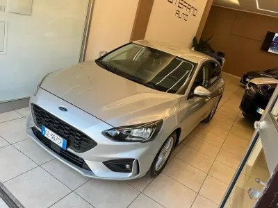Usata Ford Focus ST-Line X 120 CV (88 kW) 2021 Argento Berlina