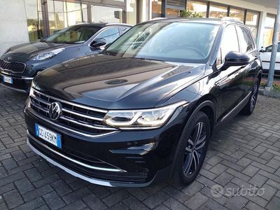 Usata VW Tiguan R-line 150 CV (110 kW) 2021 Nero SUV