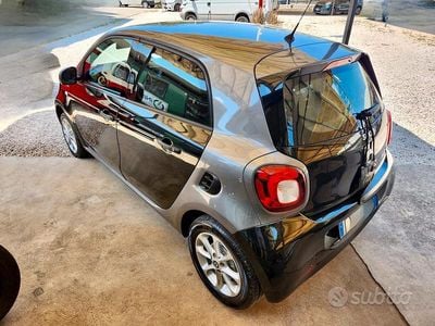Usata Smart ForFour 71 CV (52 kW) 2017 Nero Utilitaria