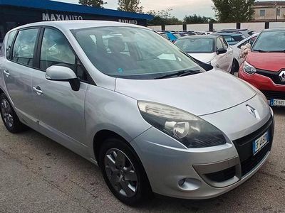 Usata Renault Scénic III 110 CV (80 kW) 2011 Arancione Monovolume