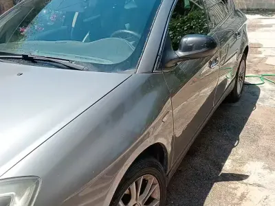 Usata Lancia Delta 120 CV (88 kW) 2008 Grigio Utilitaria