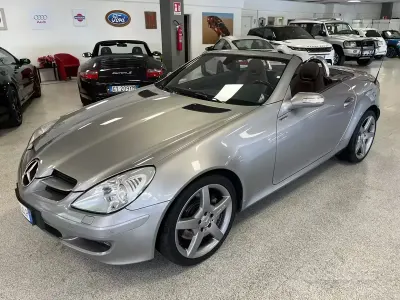 Käytetty Mercedes SLK350 272 HP (200 kW) 2004 Harmaa Avoauto