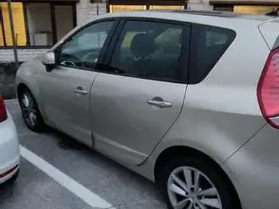 Usata Renault Scénic III Dynamique 150 CV (110 kW) 2010 Monovolume