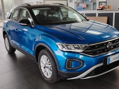 Usata VW T-Roc Life 110 CV (80 kW) 2022 Blu SUV