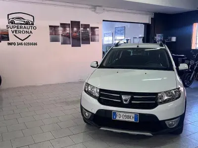 Usata Dacia Sandero Stepway 90 CV (66 kW) 2016 Bianco Berlina