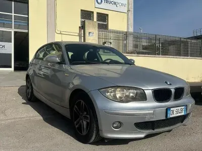 Usado BMW 118 143 CV (105 kW) 2008 Gris Utilitario