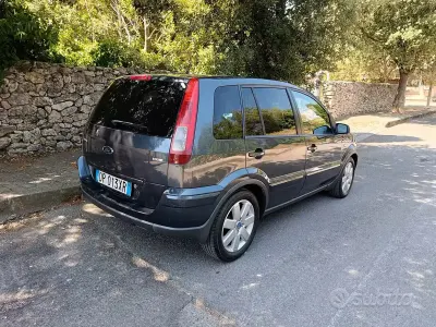 Usata Ford Fusion 68 CV (50 kW) 2008 Utilitaria
