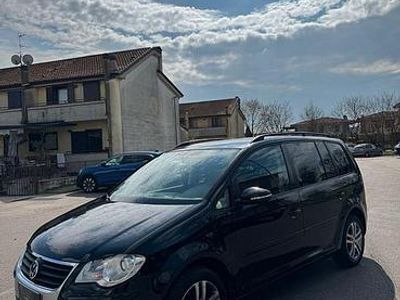 Usata VW Touran 101 CV (74 kW) 2010 Monovolume