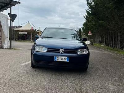 Begagnad VW Golf IV 101 HK (74 kW) 2003 Blå Sedan