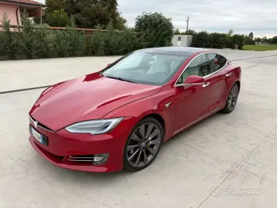Usata Tesla Model S 158 kW (215 CV) 2017 Rosso Utilitaria