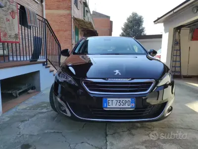 Usata Peugeot 308 Allure 125 CV (91 kW) 2014 Nero Berlina