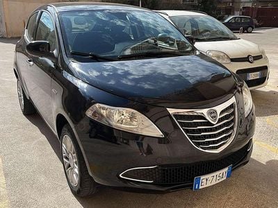 Usata Lancia Ypsilon Gold 80 CV (58 kW) 2015 Utilitaria