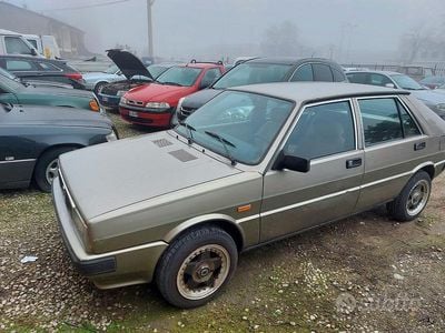 Usata Lancia Delta 78 CV (57 kW) 1988 Grigio Utilitaria