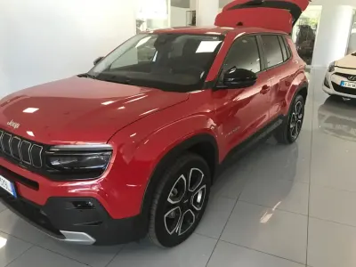 Usata Jeep Avenger Summit 100 CV (73 kW) 2024 Rosso SUV