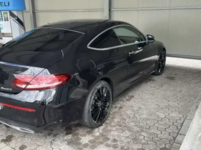 Usata Mercedes C220 Premium Plus 194 CV (142 kW) 2021 Nero Coupé