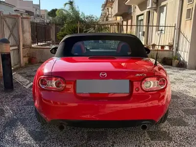 Usata Mazda MX5 126 CV (92 kW) 2010 Rosso Cabrio