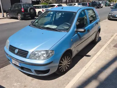 Usata Fiat Punto Active 69 CV (50 kW) 2004 Blu Utilitaria
