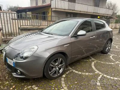 Usata Alfa Romeo Giulietta 105 CV (77 kW) 2014 Grigio Utilitaria