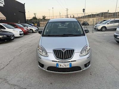 Usata Lancia Musa Gold 95 CV (69 kW) 2012 Argento Monovolume