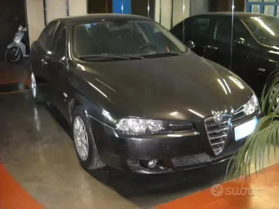 Usata Alfa Romeo 156 Distinctive 120 CV (88 kW) 2003 Nero Berlina