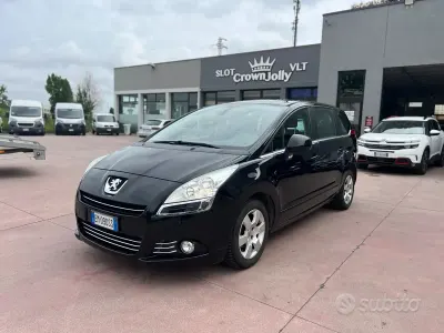 Usata Peugeot 5008 Business-Line 112 CV (82 kW) 2012 Nero Monovolume