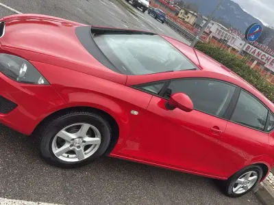 Usata Seat Leon 86 CV (63 kW) 2010 Rosso Utilitaria