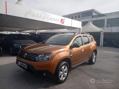 Usata Dacia Duster Lauréate 110 CV (80 kW) 2018 Arancione SUV