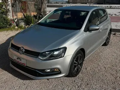 Usata VW Polo Trendline 75 CV (55 kW) 2017 Grigio Berlina