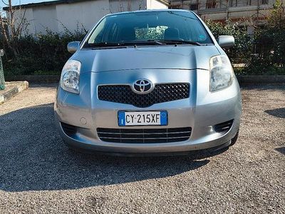 Usata Toyota Yaris Sol 69 CV (50 kW) 2006 Berlina