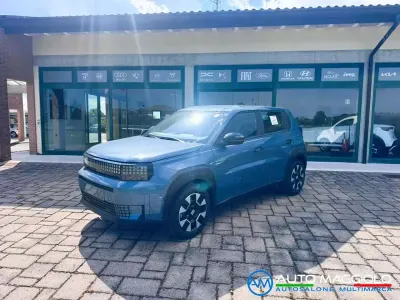 Nuova Fiat Grande Panda Icon 101 CV (74 kW) 2026 Blu/azzurro Utilitaria