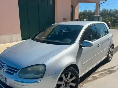 Usata VW Golf IV 115 CV (84 kW) 2005 Berlina