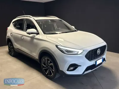 Usata MG ZS Luxury 111 CV (81 kW) 2023 Bianco pastello SUV
