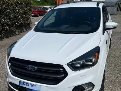 Usata Ford Kuga ST-Line 120 CV (88 kW) 2017 Bianco SUV