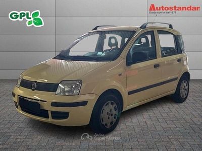 Begagnad Fiat Panda Dynamic 69 HK (50 kW) 2011 Gul Halvkombi