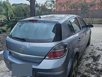 Usata Opel Astra 101 CV (74 kW) 2007 Grigio Berlina