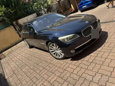 Usata BMW 740 Comfort Edition 306 CV (225 kW) 2011 Bluazzurro Berlina