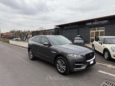 Begagnad Jaguar F-Pace R-Sport 180 HK (132 kW) 2016 Grå SUV