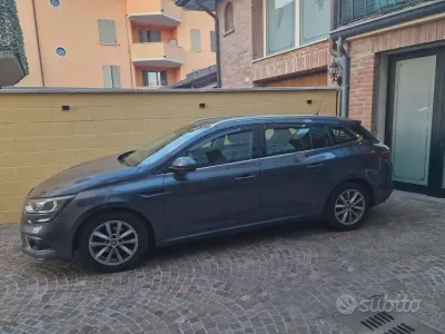 Usata Renault Mégane GrandTour Business 116 CV (85 kW) 2019 Grigio Station wagon
