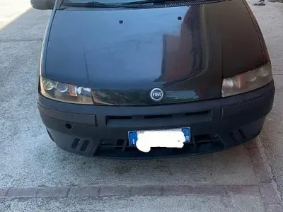 Usata Fiat Punto 80 CV (58 kW) 2003 Utilitaria
