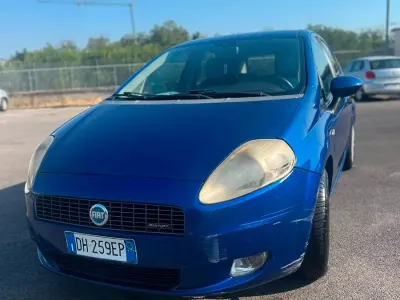 Usata Fiat Grande Punto Dynamic 75 CV (55 kW) 2008 Blu Utilitaria