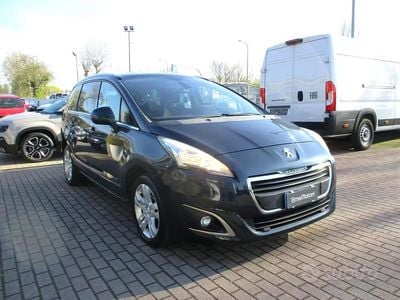 Usata Peugeot 5008 Business-Line 115 CV (84 kW) 2014 Blu Monovolume