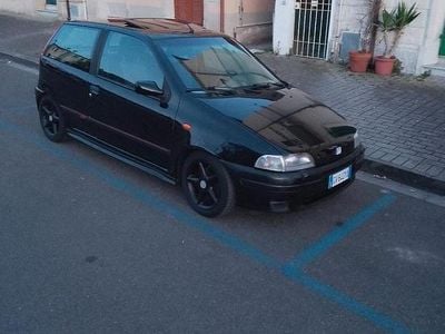 Usata Fiat Punto 133 CV (97 kW) 1994 Nero Utilitaria