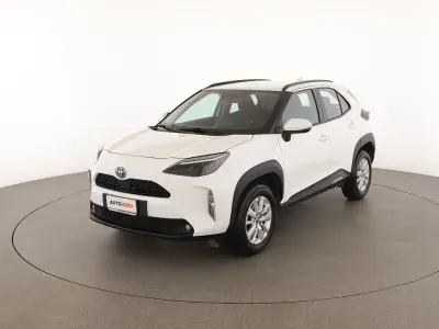 Usata Toyota Yaris Active 116 CV (85 kW) 2023 Bianco Utilitaria