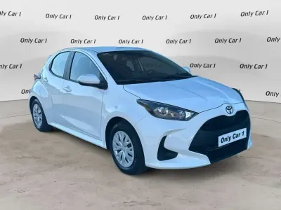 Nuova Toyota Yaris Hybrid Active 116 CV (85 kW) 2026 Bianco Berlina