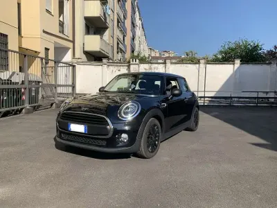 Usata Mini ONE 75 CV (55 kW) 2019 Nero Utilitaria