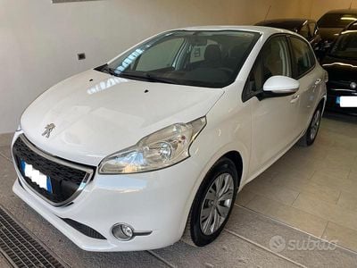 Bianco Usata 2014 Peugeot 208 Utilitaria | 6690 € (Buon prezzo)