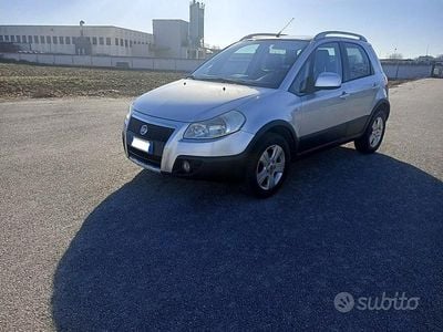 Usata Fiat Sedici 107 CV (78 kW) 2008 Grigio SUV
