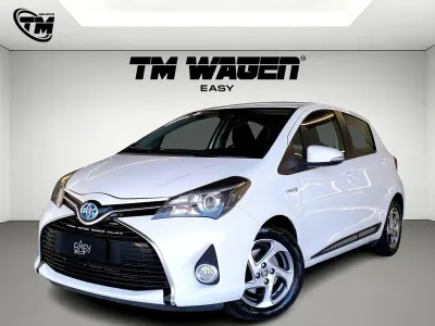 Usata Toyota Yaris Hybrid 73 CV (53 kW) 2015 Bianco Berlina