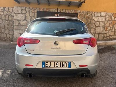 Käytetty Alfa Romeo Giulietta 105 HP (77 kW) 2011 Harmaa Viistoperä